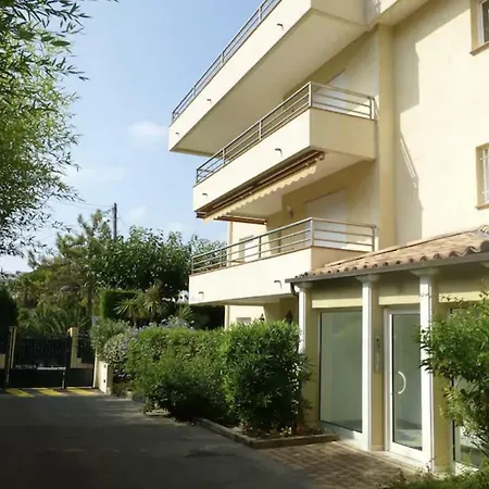 Riviera Park Apartment *